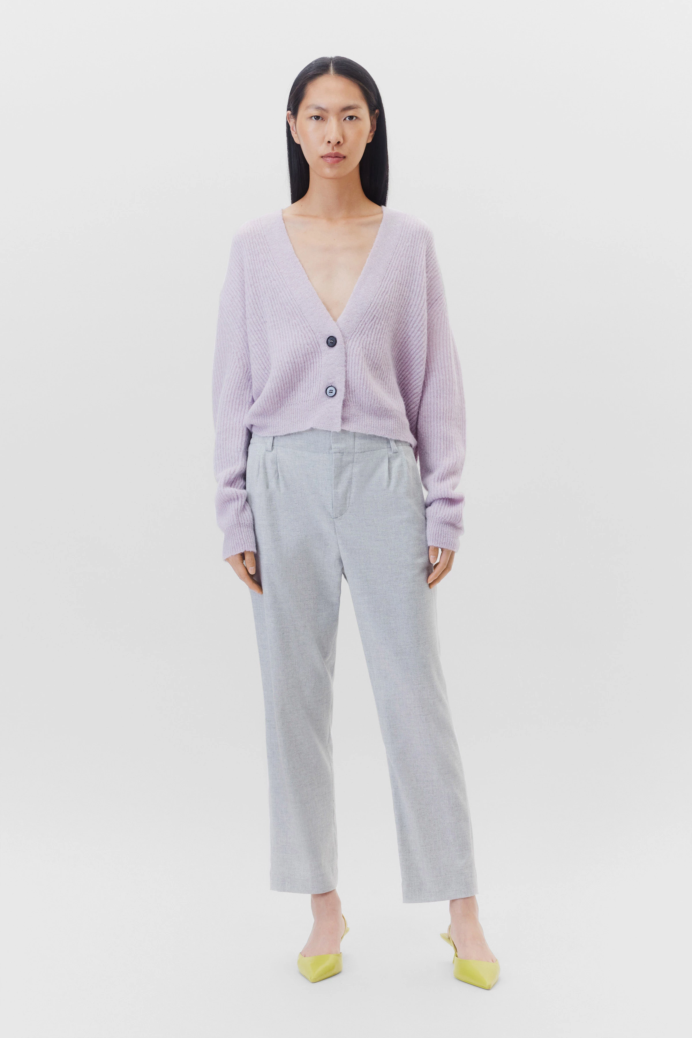 SONTJE - Strickjacke in Alpaka-Woll-Mix - Damen - lila - Ganzkörper-Frontansicht