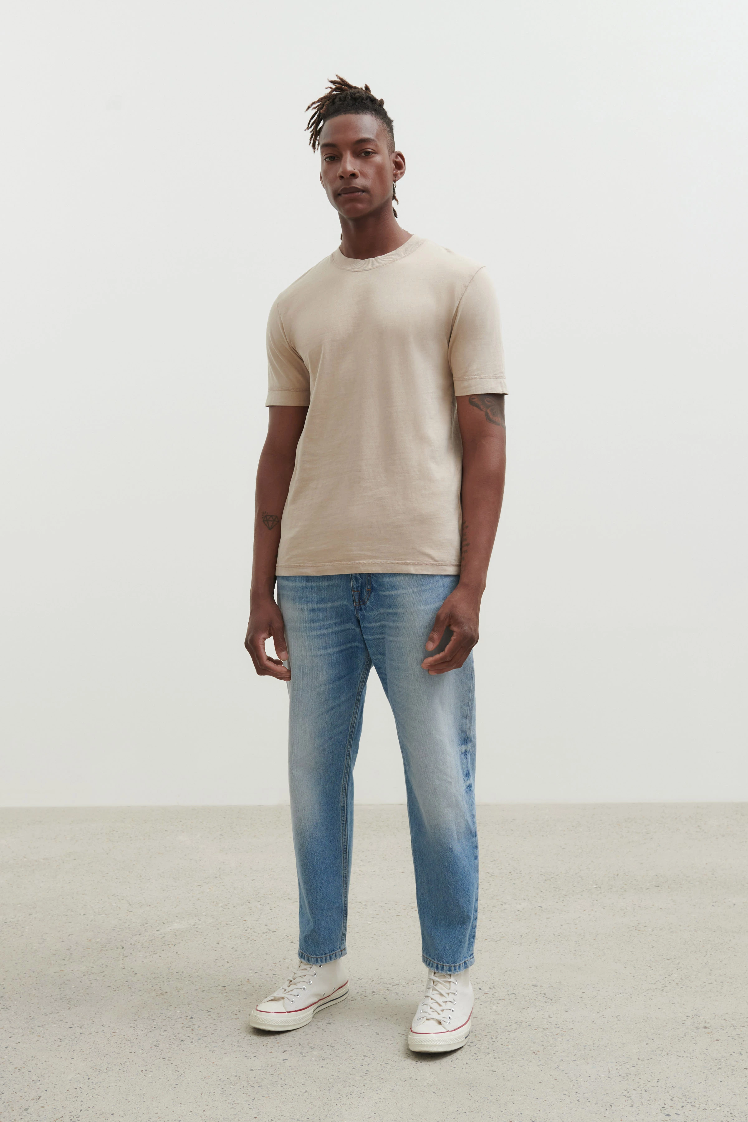 RAPHAEL - T-Shirt mit breitem Bündchen - Herren - beige - Ganzkörper-Frontansicht