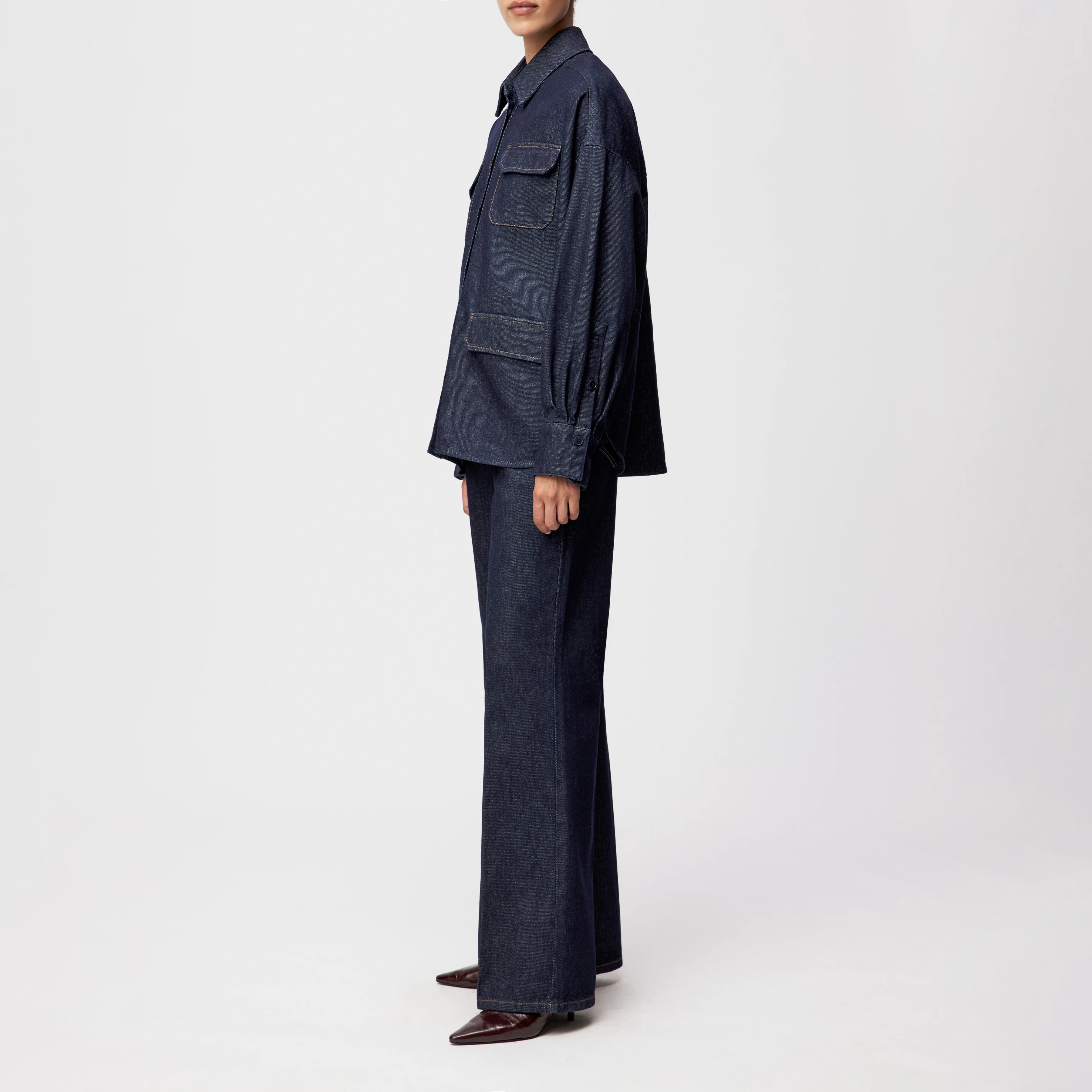 BAYLEE - Overshirt in Mid-Blue Denim - Damen - blau - Seitenansicht