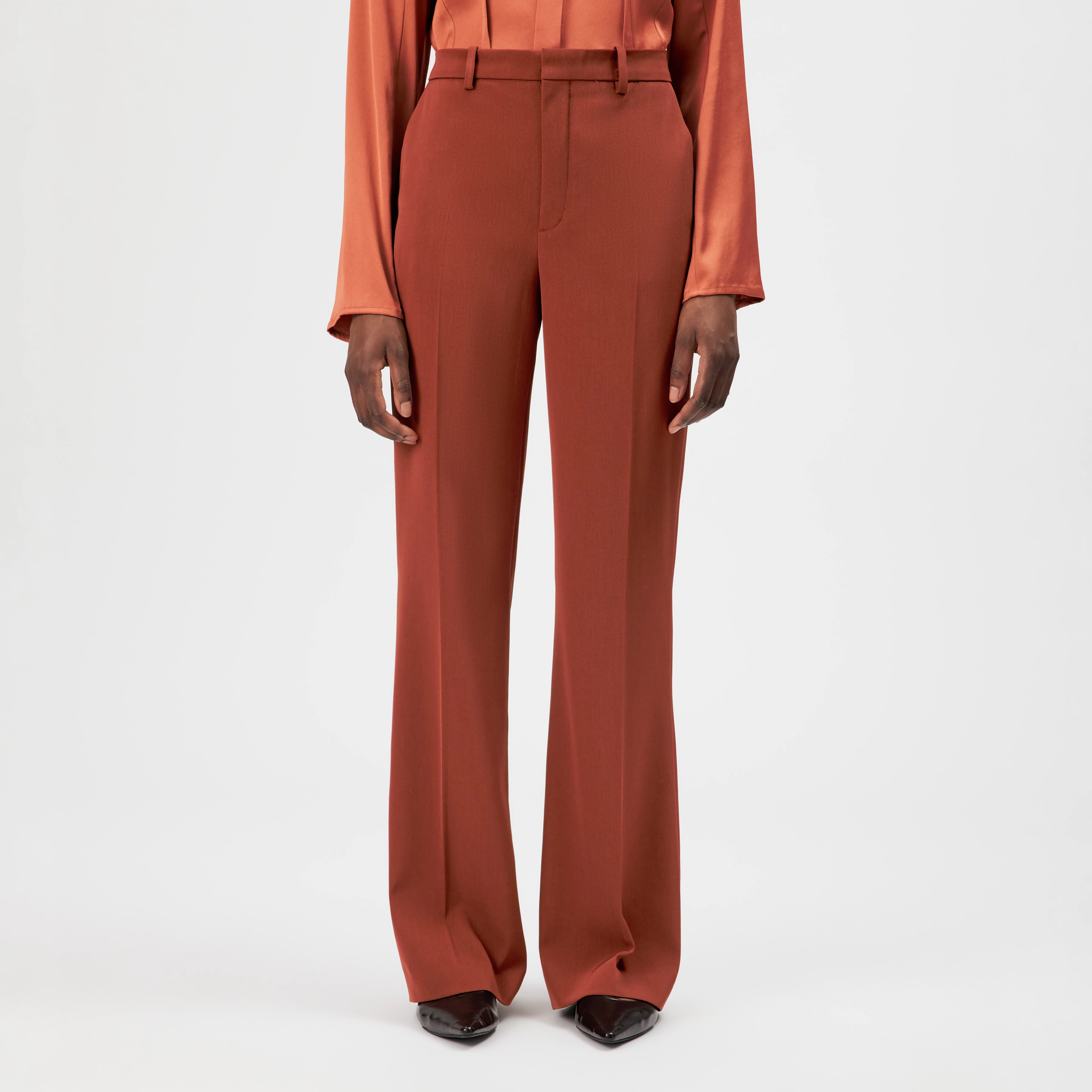 ARGUE - Techno-twill flared trousers - women - red - Frontansicht