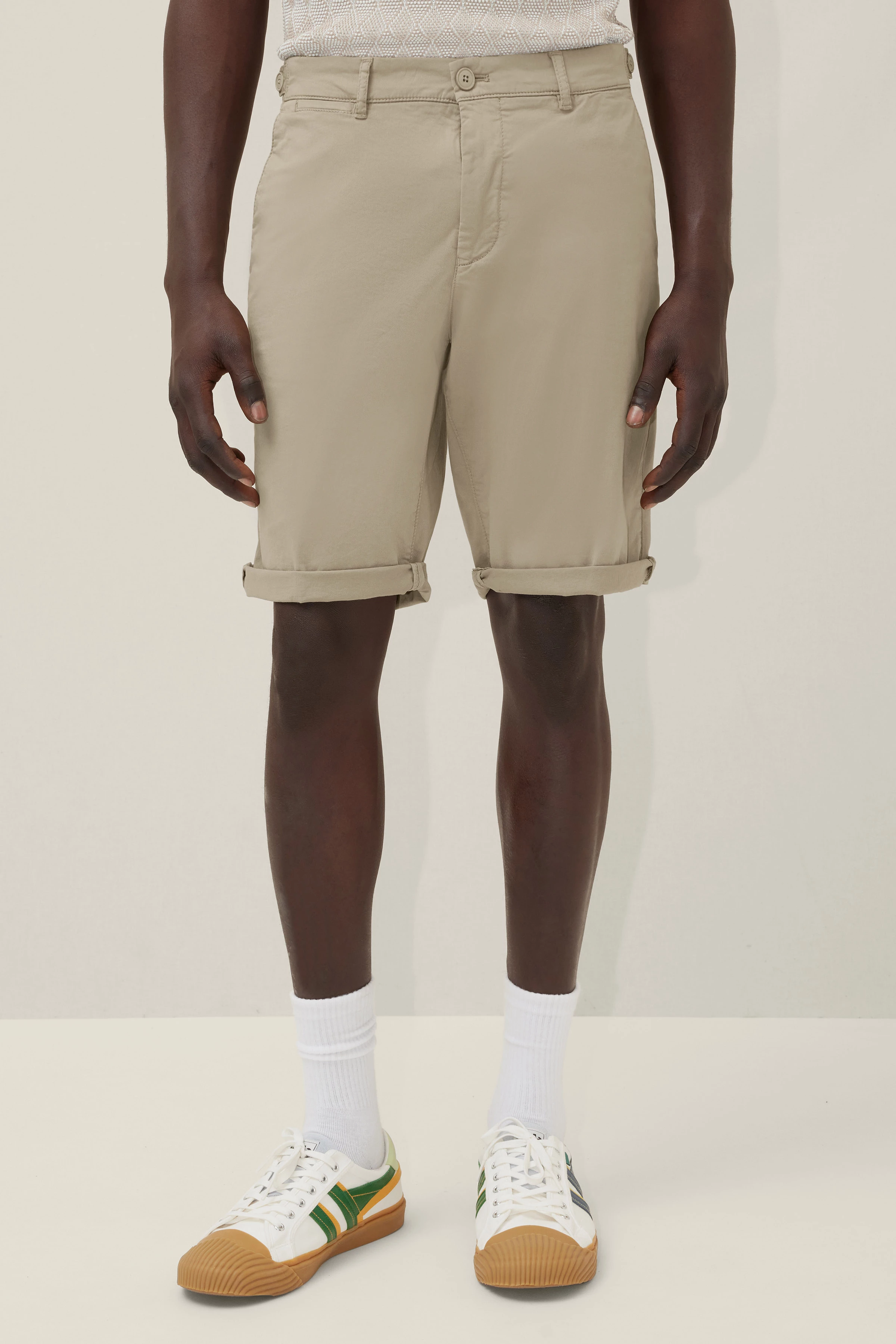 KRINK - classic chino shorts - men - brown - Frontansicht