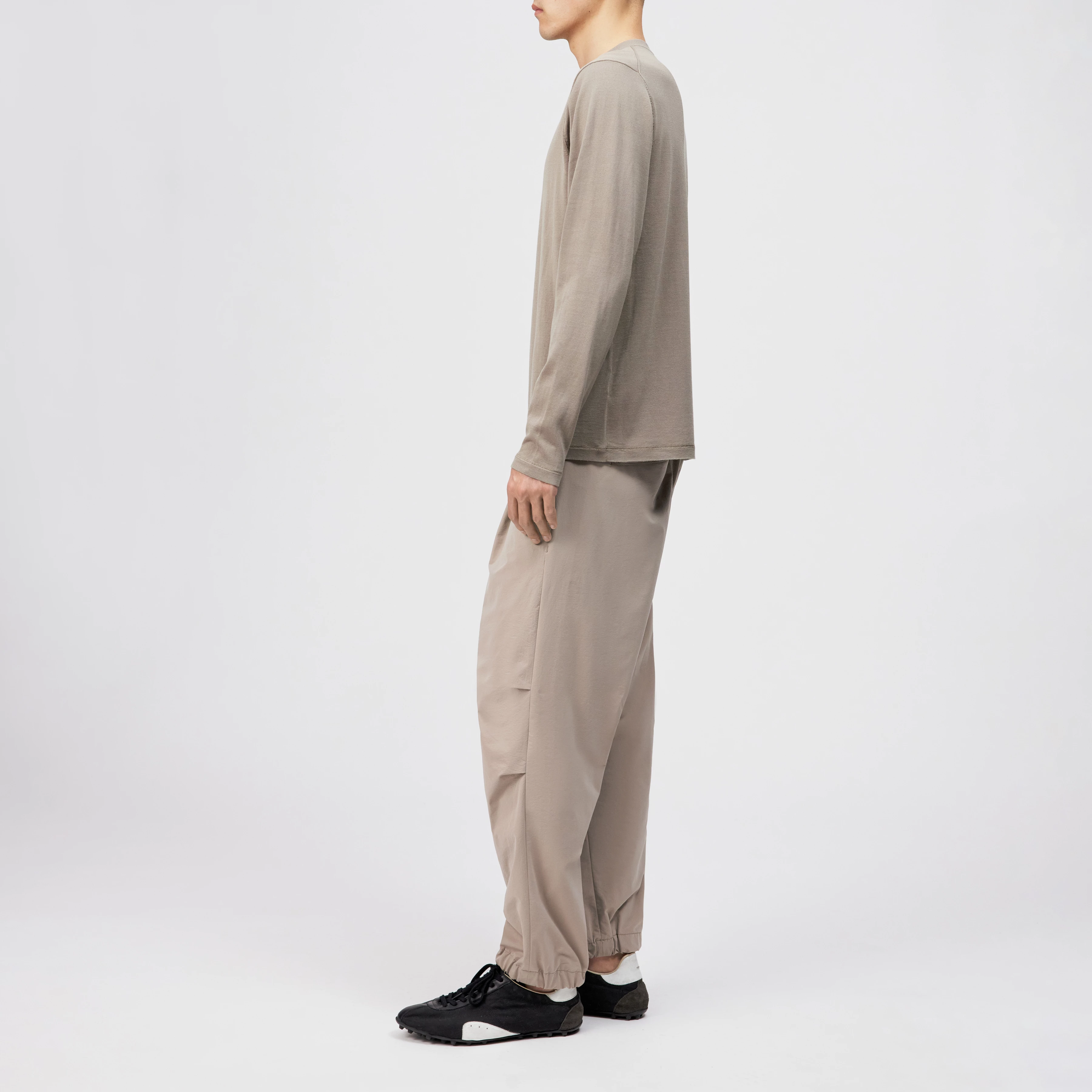 KIAAN - Regular Fit Longsleeve mit Stehkragen aus Feinstrick - Herren - beige - Seitenansicht