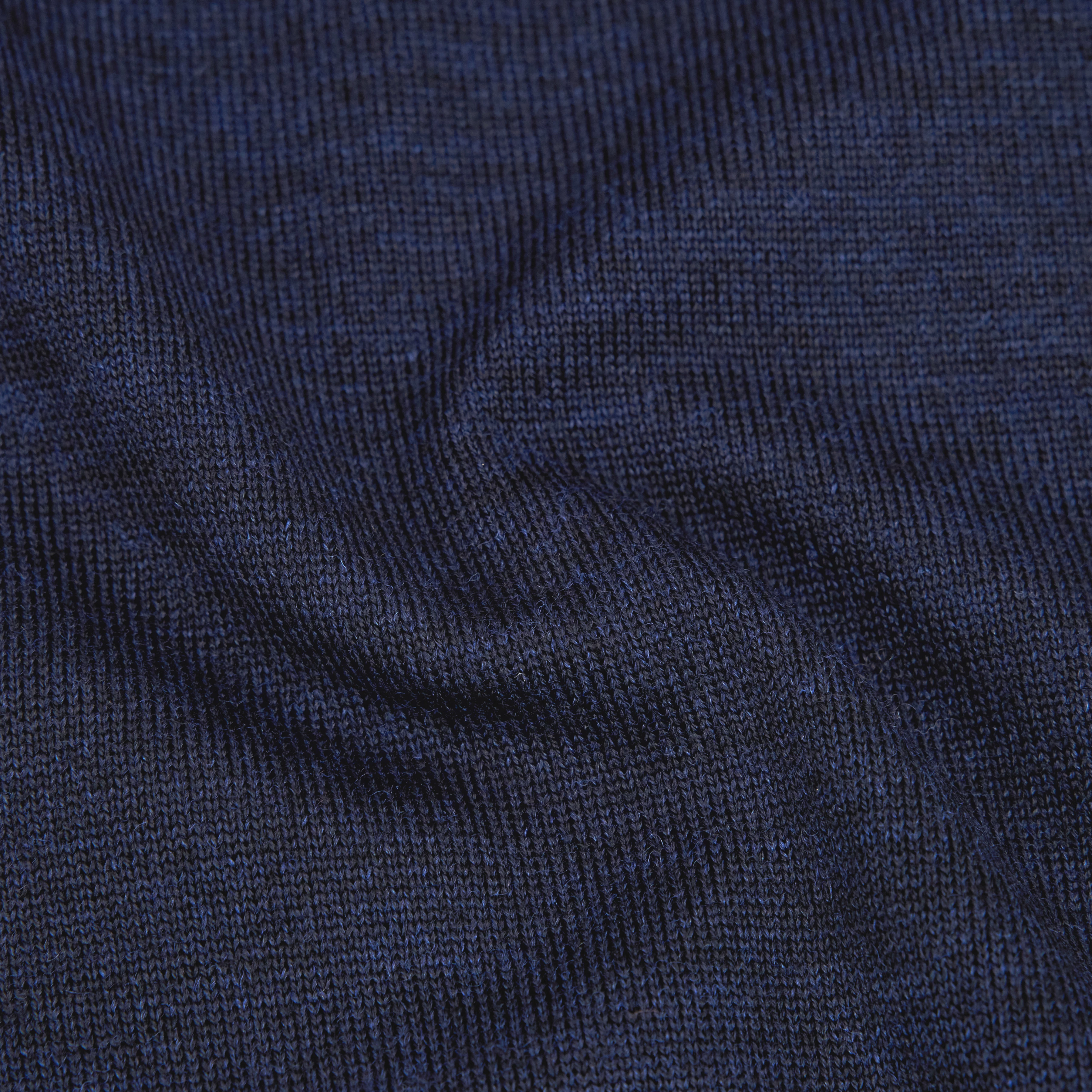 RIKONO - Fine merino wool knitted jumper - men - blue - Materialbild (B2C)
