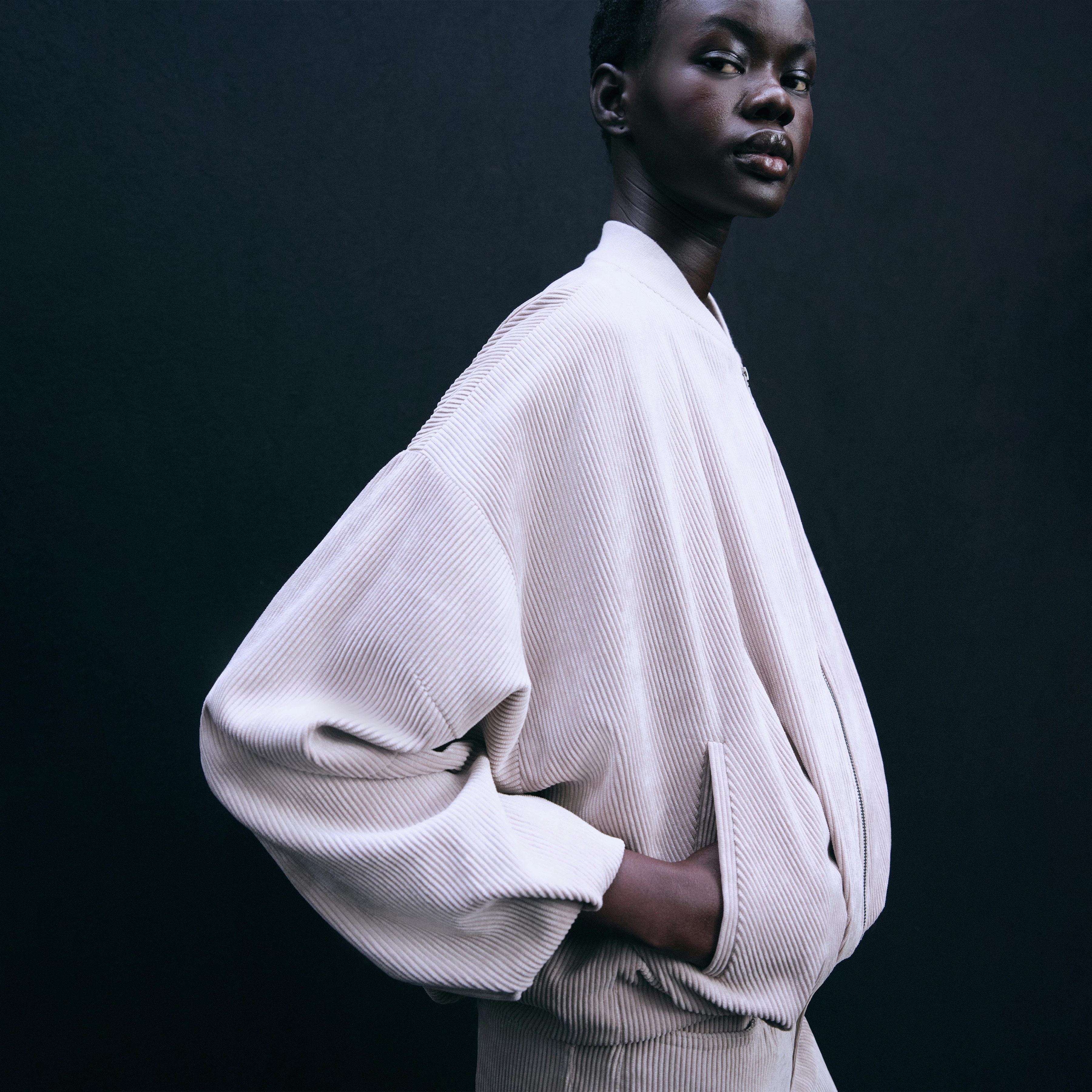 BRADDAN - Feminine Bomberjacke in Cord - Damen - beige