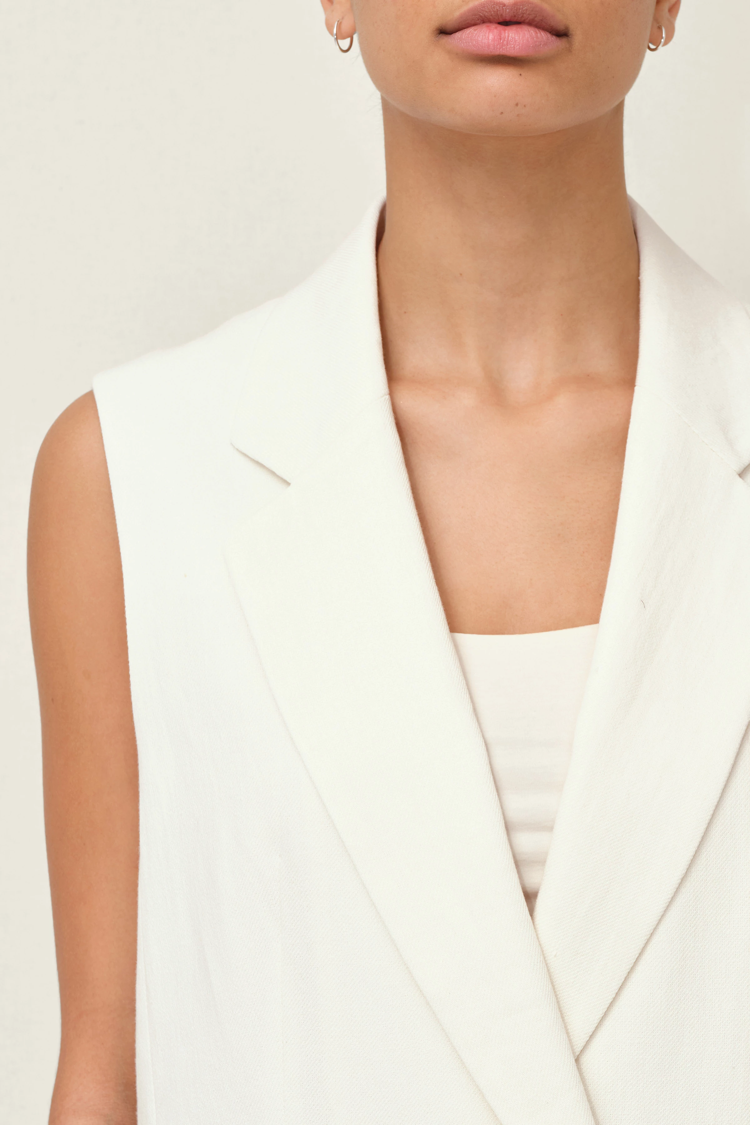 HAINAULT - Ärmelloser Blazer aus Leinen-Viskose-Mix - Damen - off white - Seitenansicht