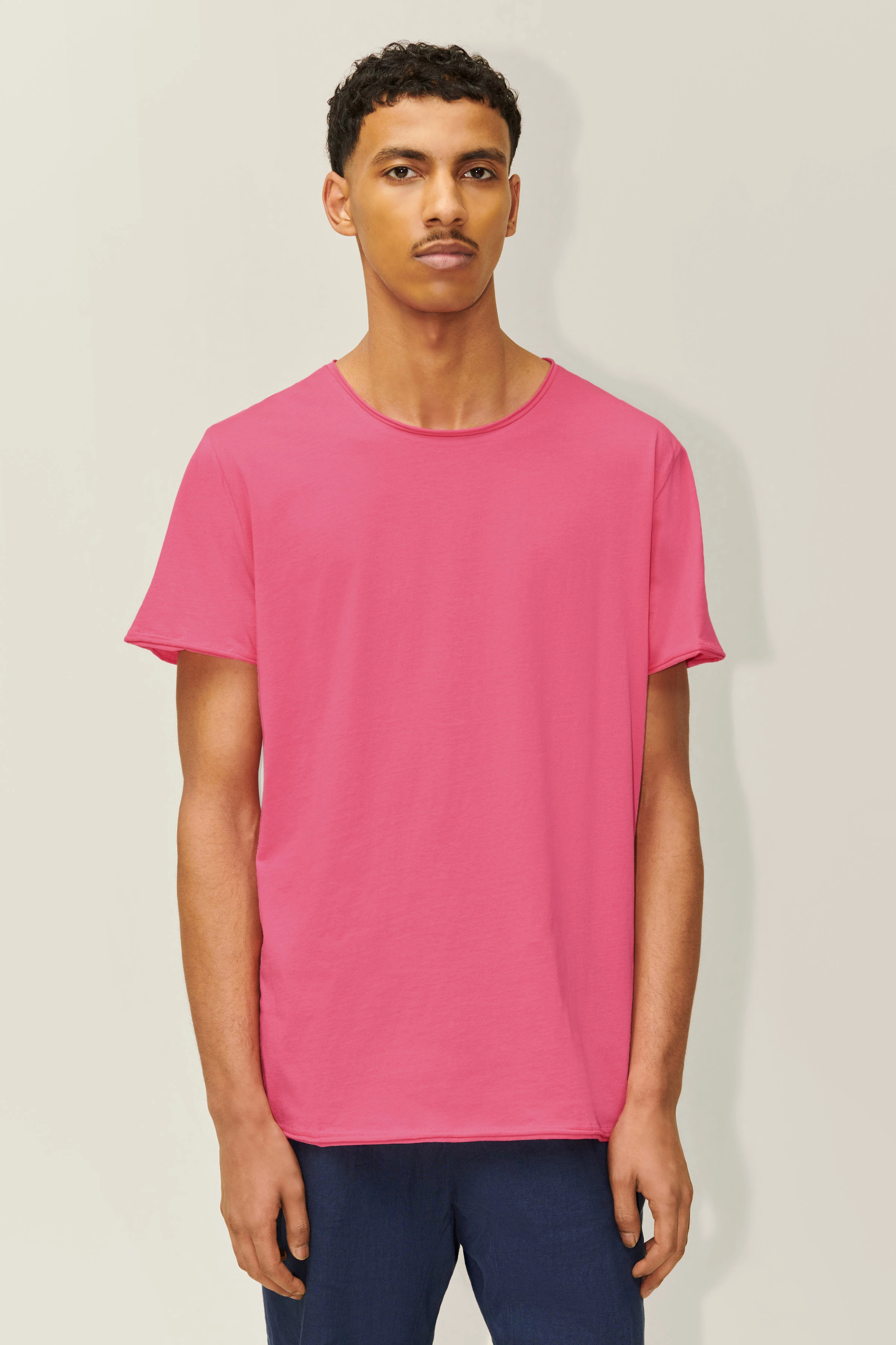 KENDRICK - Lockeres T-Shirt aus Baumwolle - Herren - rosa - Frontansicht