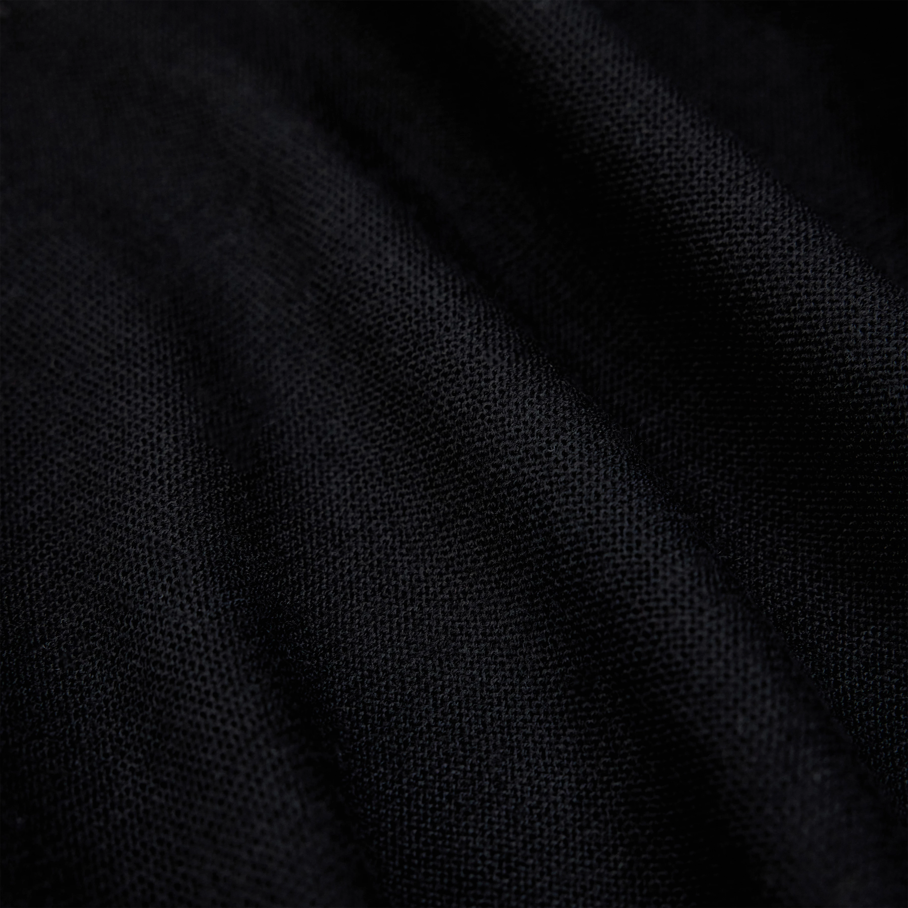 LIORA - Egg-Shape Rollkragenpullover in 100% Merinowolle - Damen - schwarz - Materialbild (B2C)