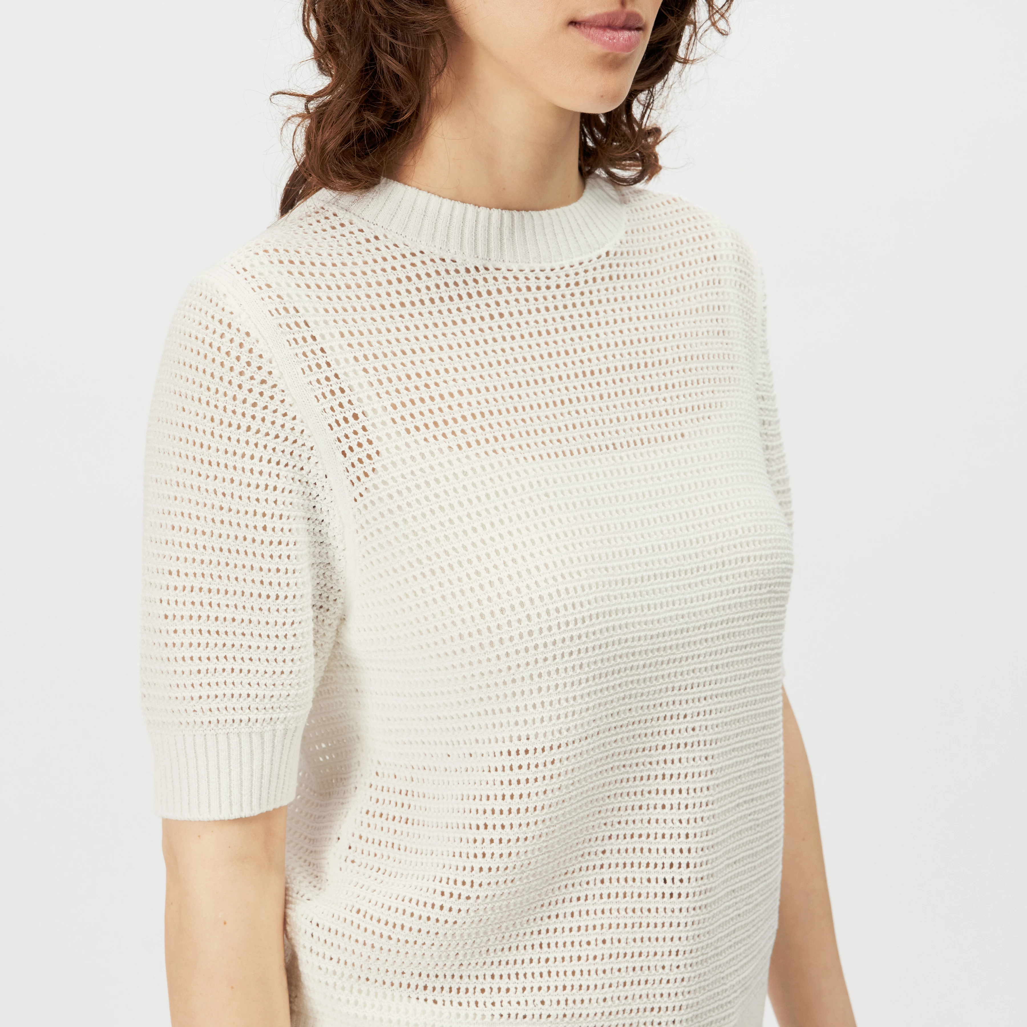 SANIDY - Strick T-Shirt in Baumwolle-Mix - Damen - off white - Detailansicht am Model