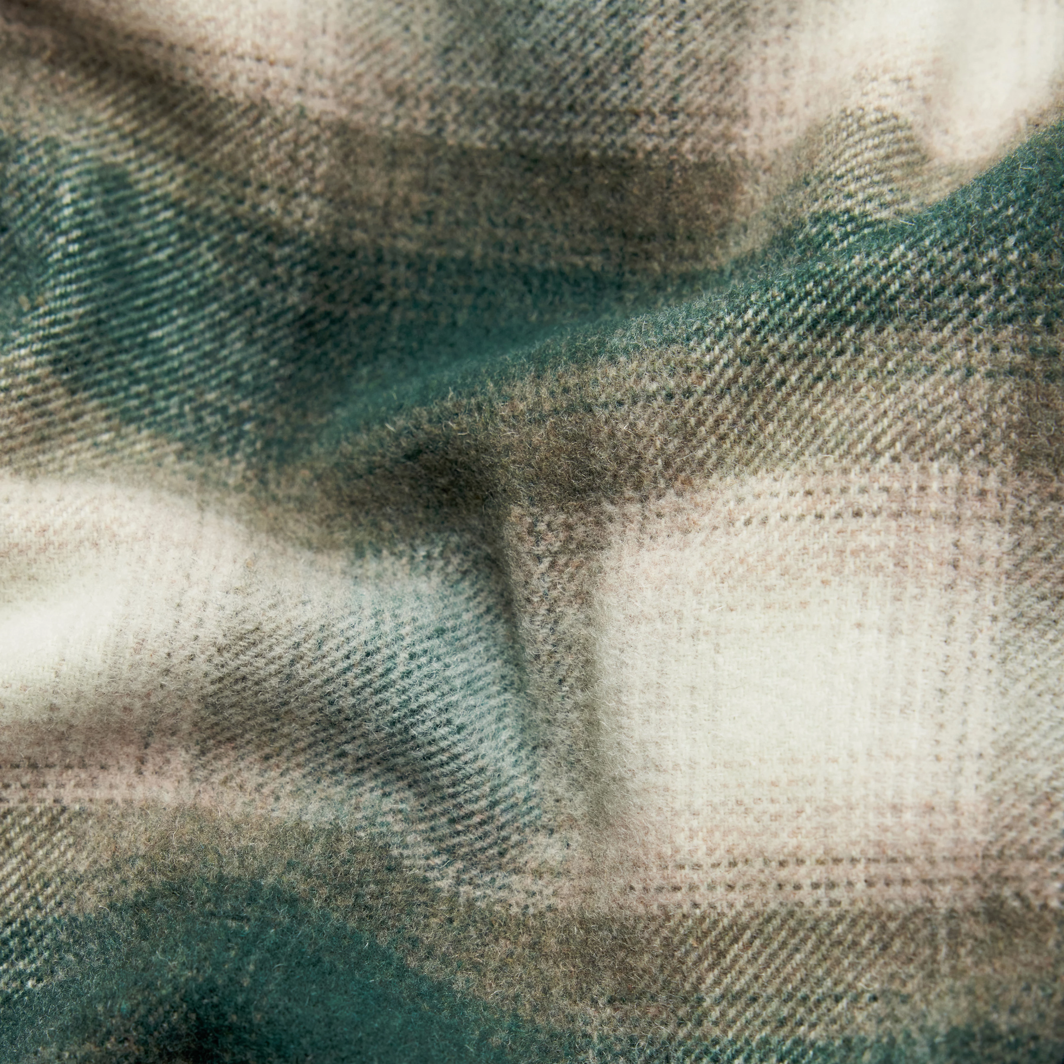 GUNRAY - Relaxed Fit Overshirt in Flanell mit Karo - Herren - grün - Materialbild (B2C)