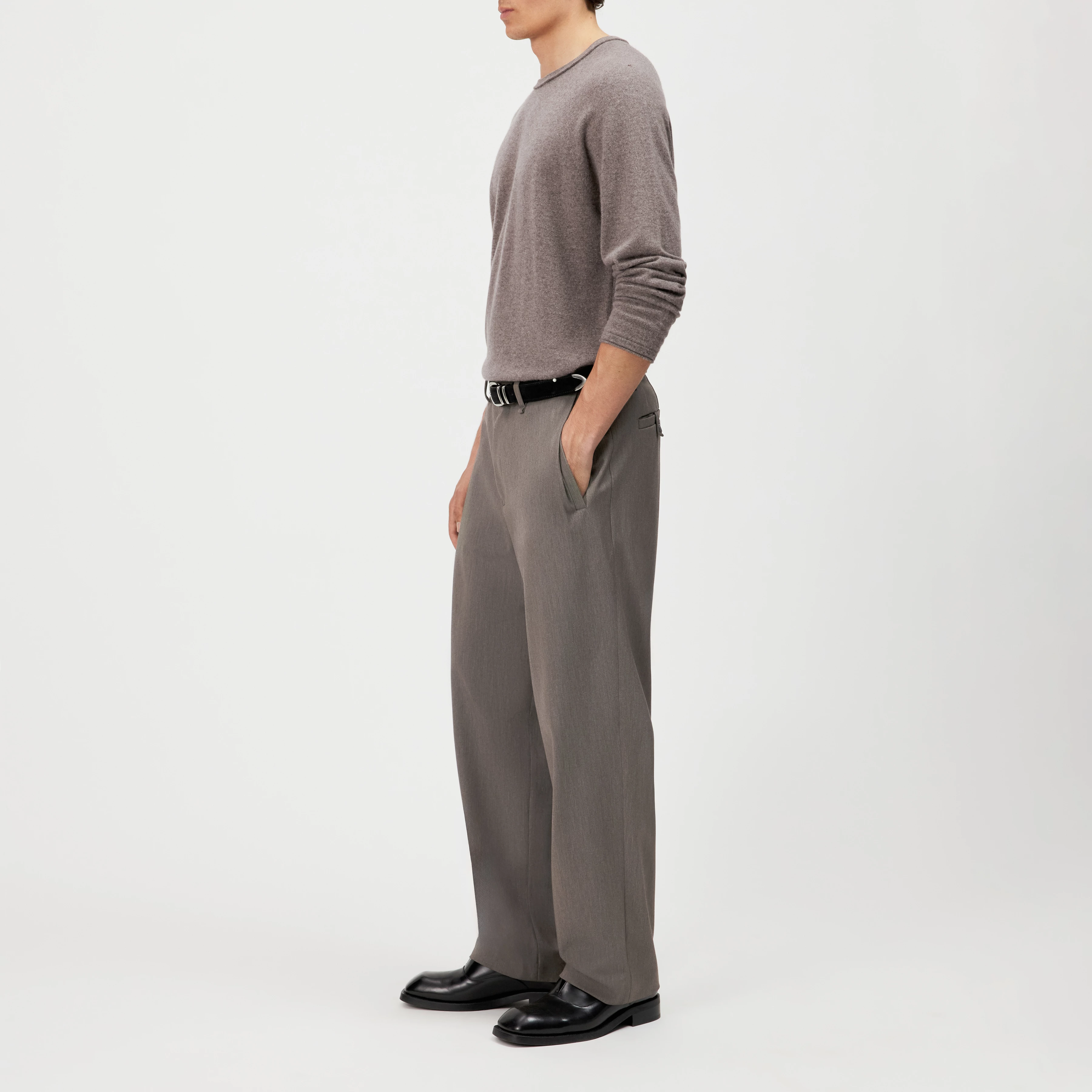 WYACO - Classic relaxed fit trousers in glossy satin - men - brown - Seitenansicht
