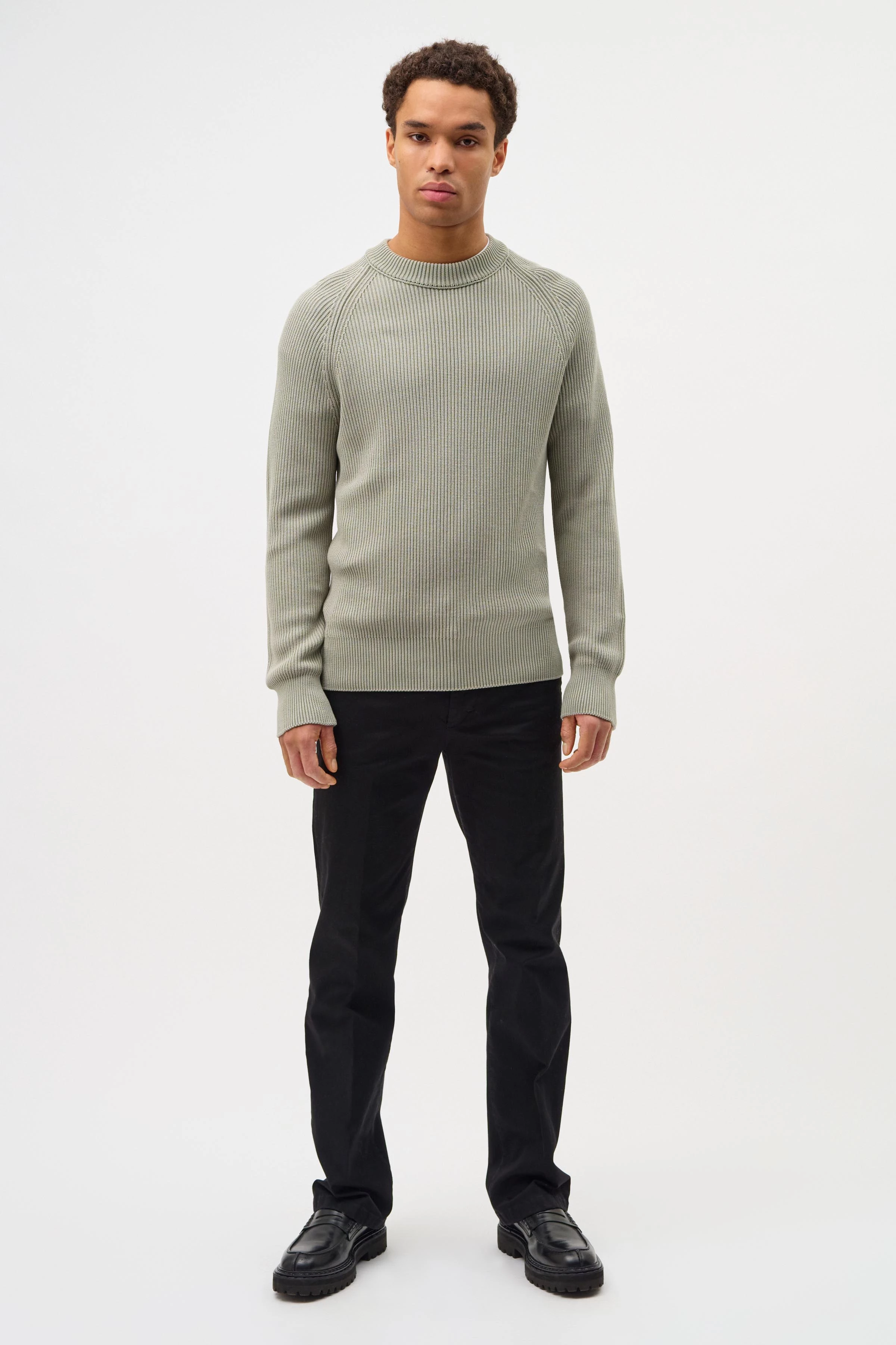 AARON - raglan rib pullover - men - green - Ganzkörper-Frontansicht