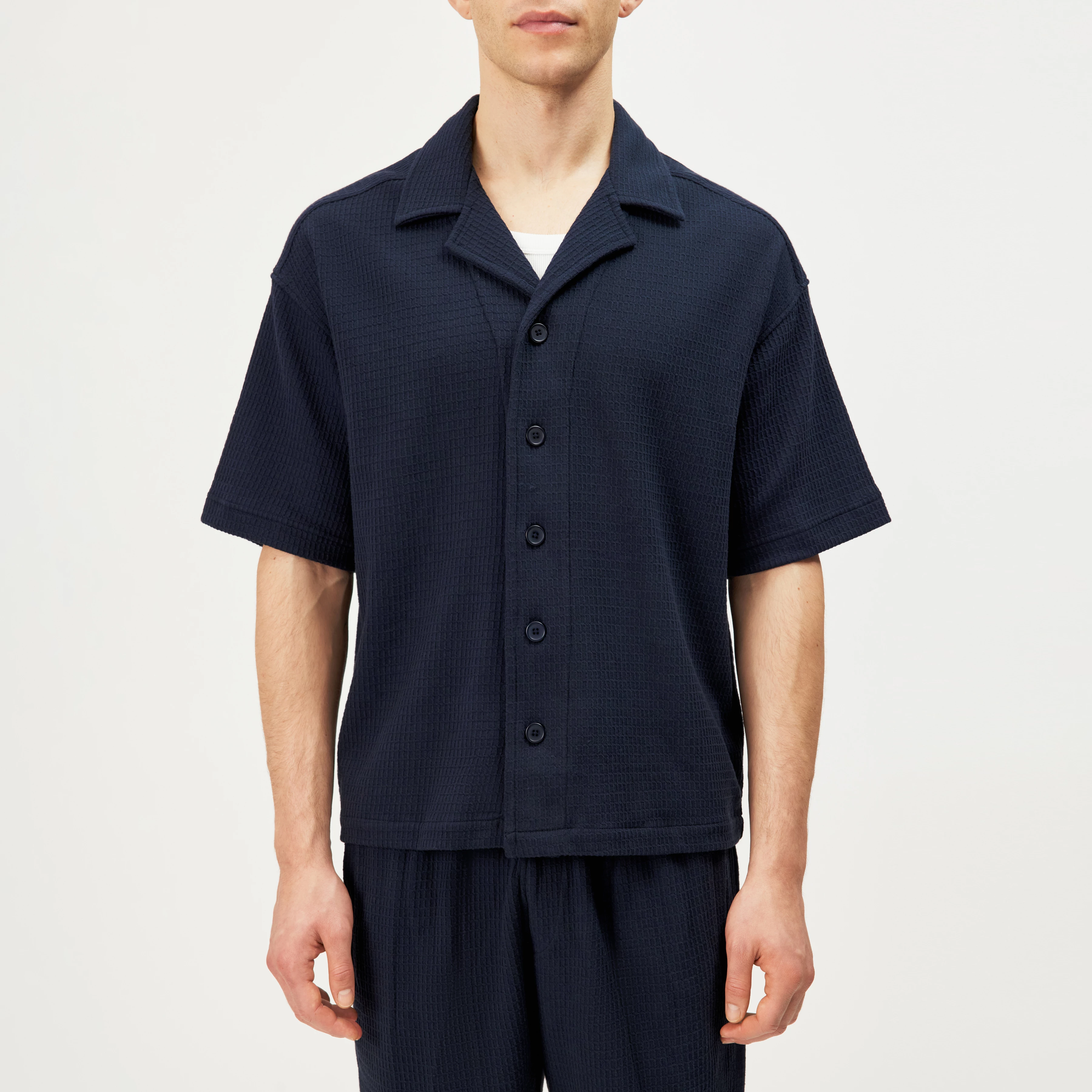 BASIIL - Relaxed Fit short-sleeve shirt in Dry Touch cotton - men - blue - Frontansicht
